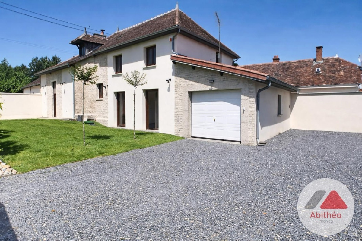 Maison 6 pièces 165 m² · à Buchères · 165 m² · 299 000 €