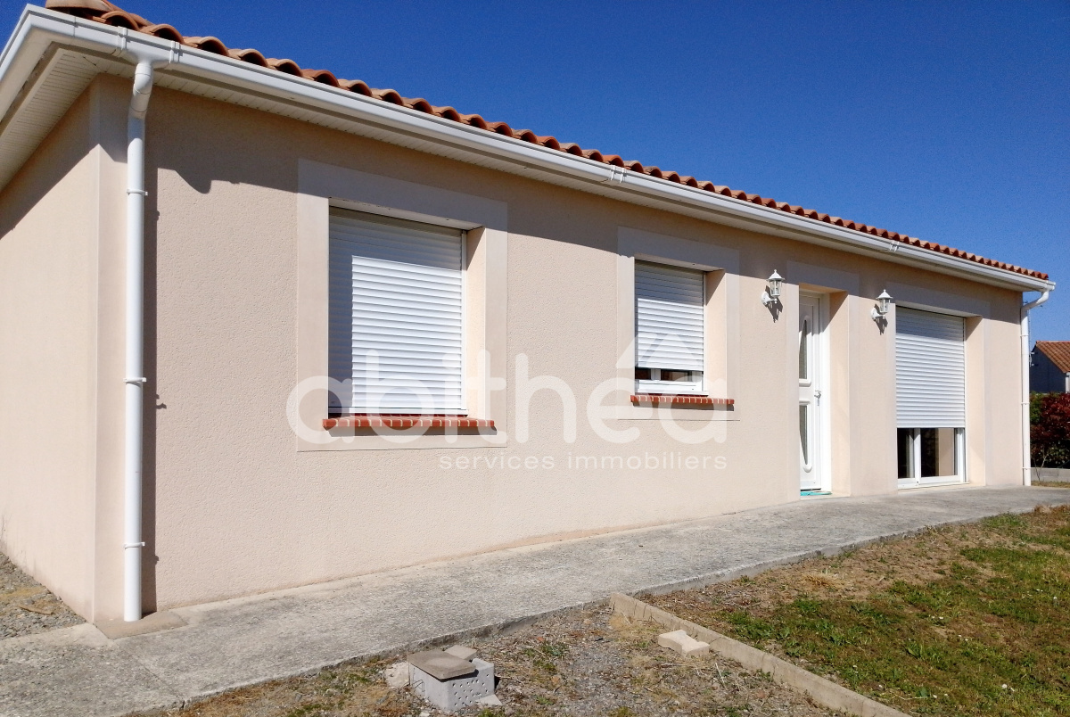 Maison 5 pièces 111 m² · à Terres-de-Haute-Charente · 111 m² · 160 390 €