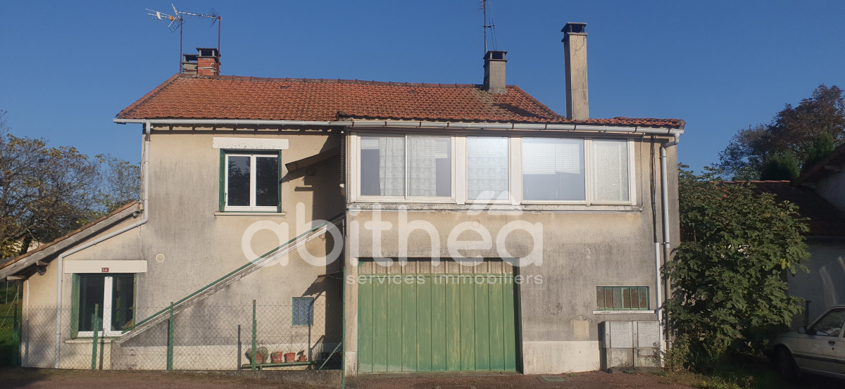 Maison 3 pièces 150 m² · à Roumazières-Loubert · 150 m² · 66 000 €