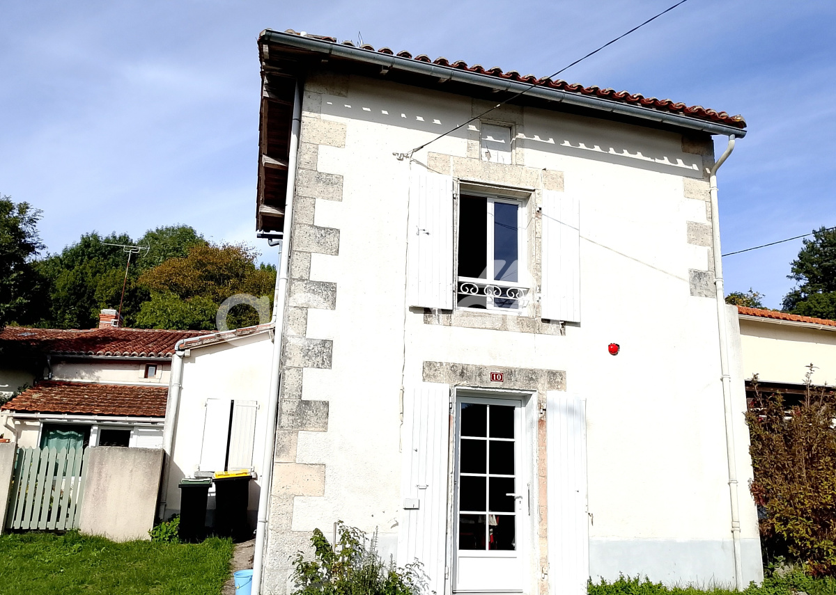 Maison 3 pièces 60 m² · à Terres-de-Haute-Charente · 60 m² · 38 000 €