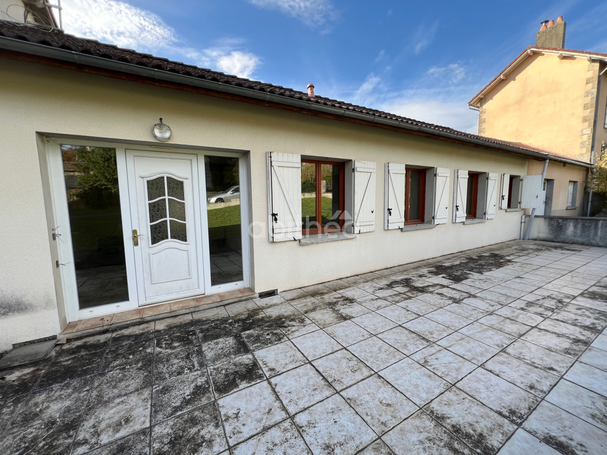 Maison 7 pièces 150 m² · à Oradour-sur-Vayres · 150 m² · 97 500 €