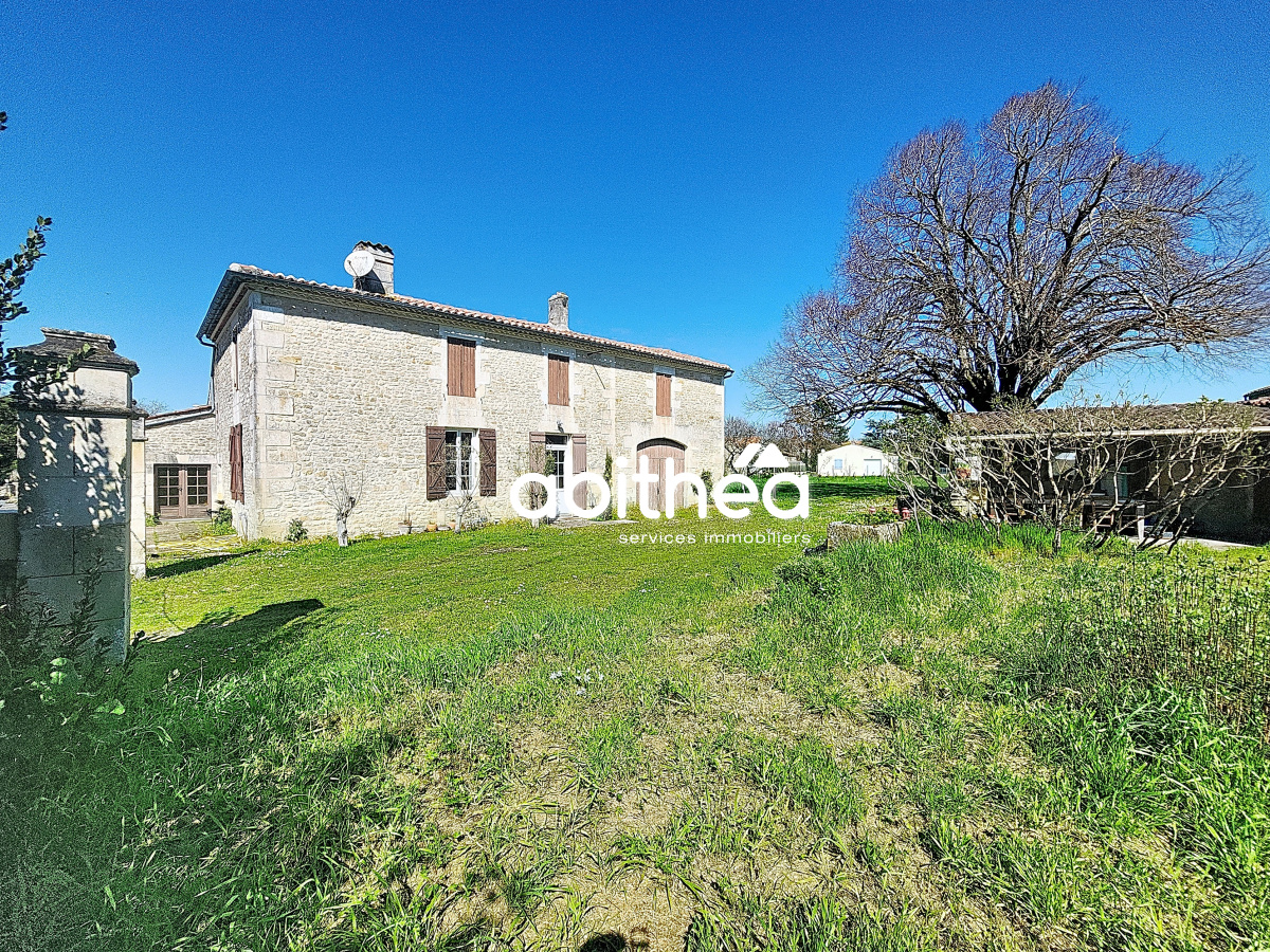 Maison 7 pièces 148 m² · à Saint-André-de-Lidon · 148 m² · 256 000 €