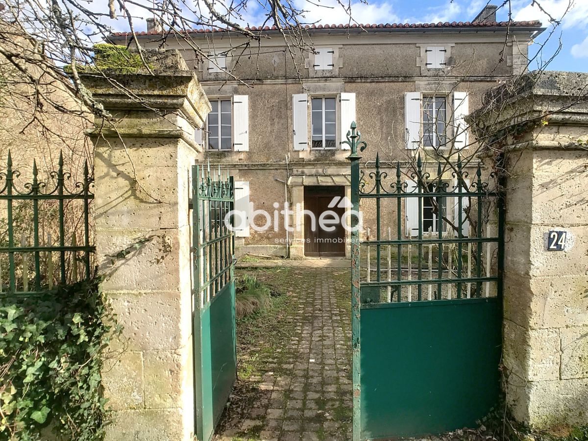 Maison 8 pièces 183 m² · à Dirac · 183 m² · 207 760 €