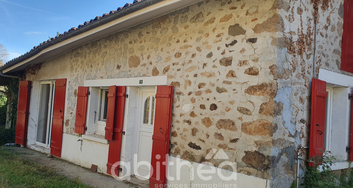 Maison 3 pièces 77 m² · à Rochechouart · 77 m² · 97 500 €