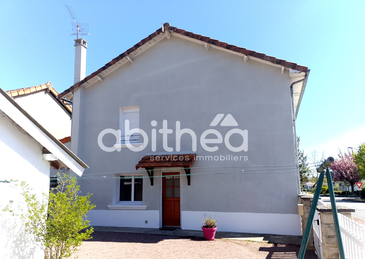 Maison 3 pièces 66 m² · à Terres-de-Haute-Charente · 66 m² · 87 500 €