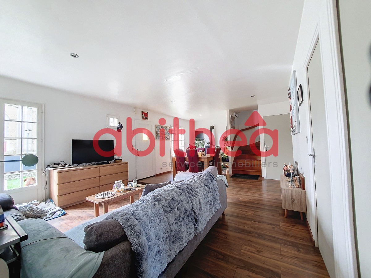 Maison 9 pièces 138 m² · à Saint-Méloir-des-Ondes · 138 m² · 300 000 €