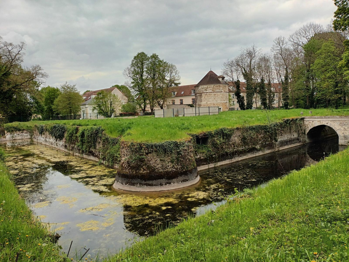 Maison 5 pièces 102 m² · à Saint-Pierre-du-Perray · 102 m² · 300 000 €