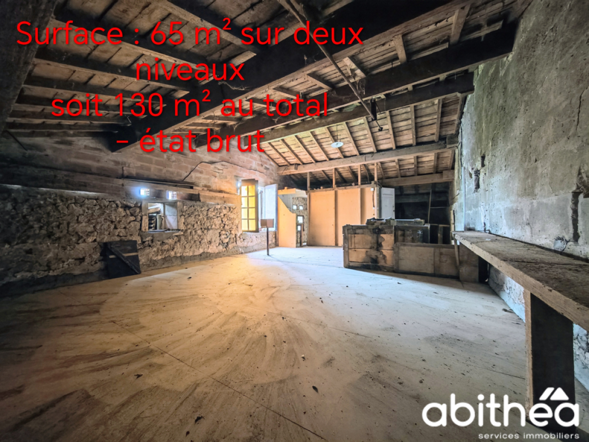 Maison 6 pièces 240 m² · à Saint-Pey-de-Castets · 240 m² · 98 000 €