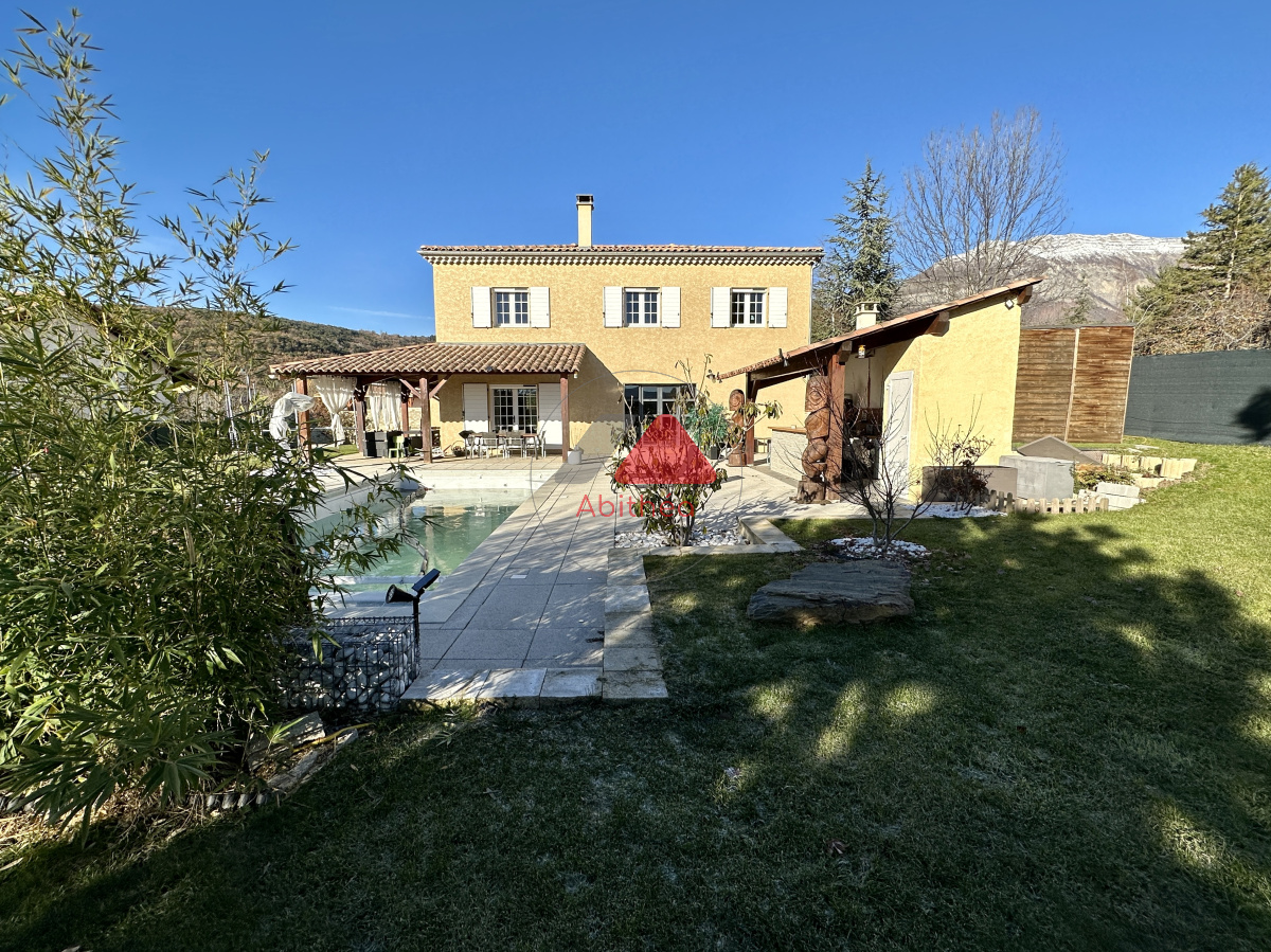 Maison 9 pièces 263 m² · à Gap · 262,7 m² · 579 000 €