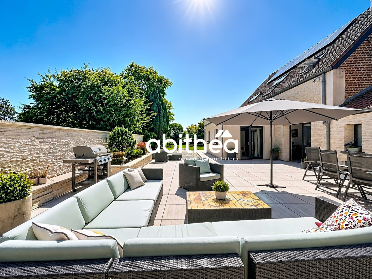 Maison 9 pièces 317 m² · à Saint-Amand-les-Eaux · 317 m² · 539 900 €