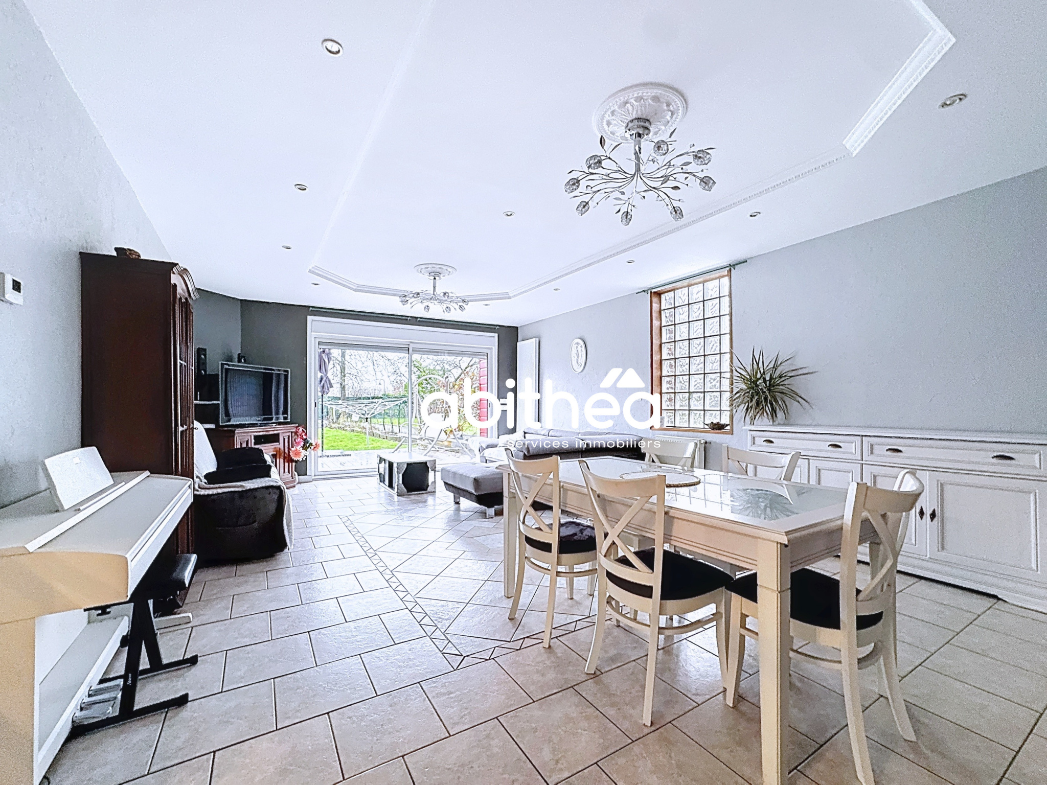 REF JGRLD025 - MAISON GRAND VOLUME - CONSTRUCTION BRIQUES - 6/7 CHAMBRES - 1 SALLE DE BAIN  - 1 SALLE D'EAU -