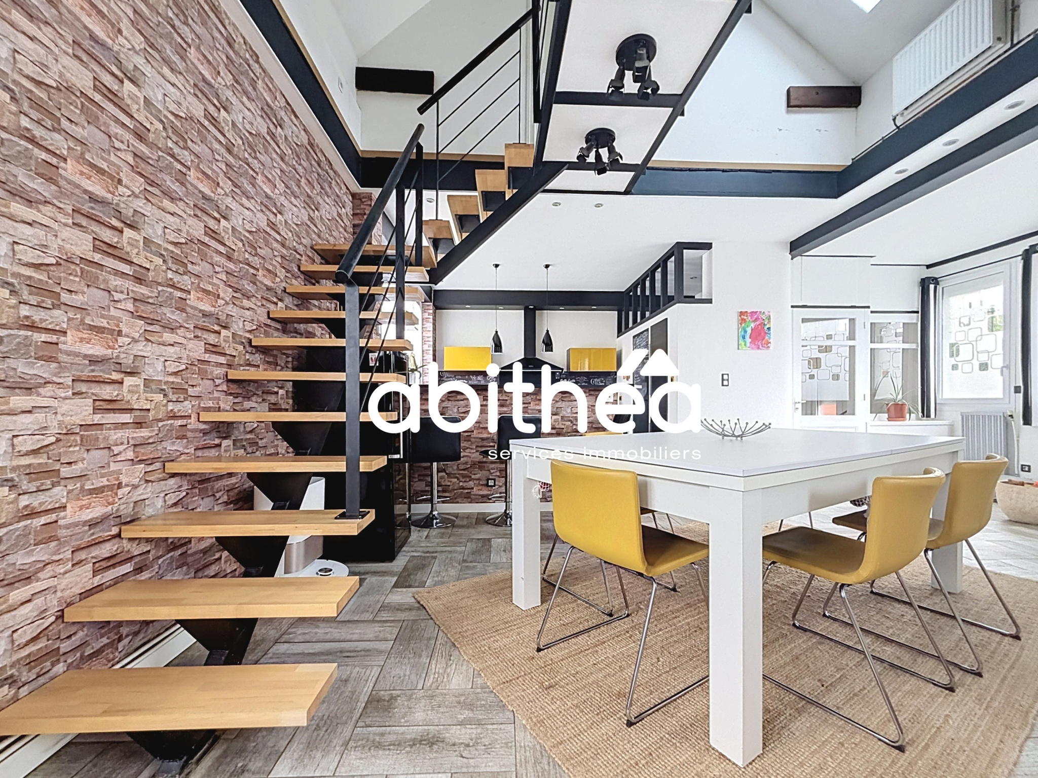 GRAND LOFT EN CENTRE VILLE