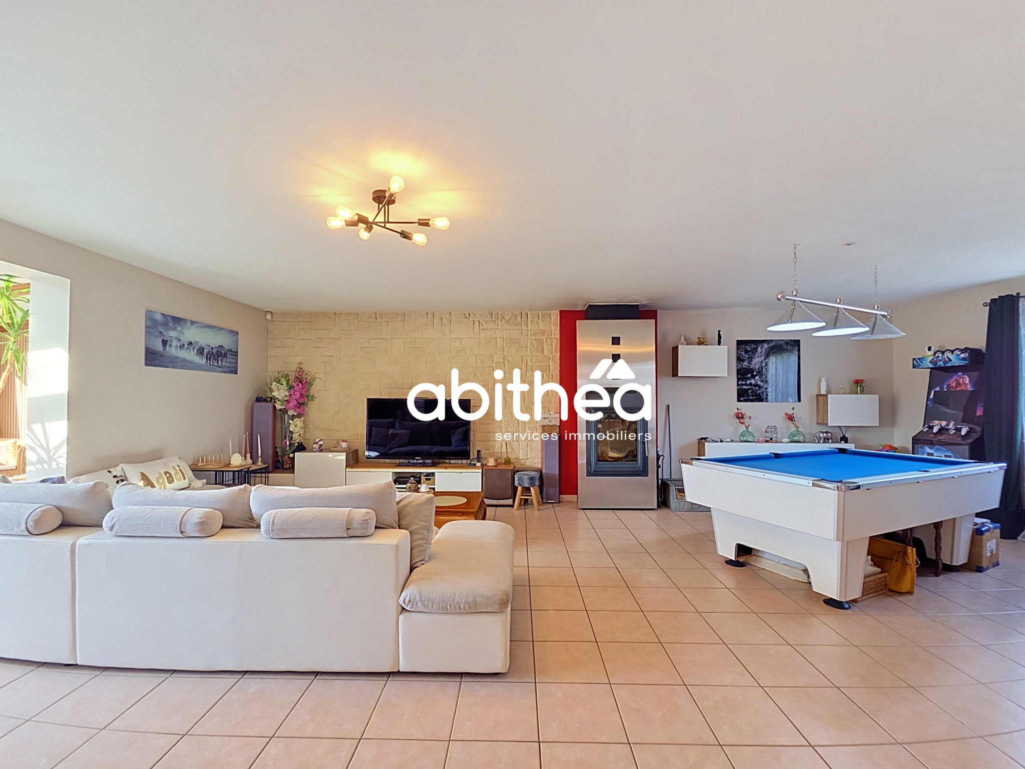 MAISON  EN SEMI PLAIN PIED INDIVIDUELLE